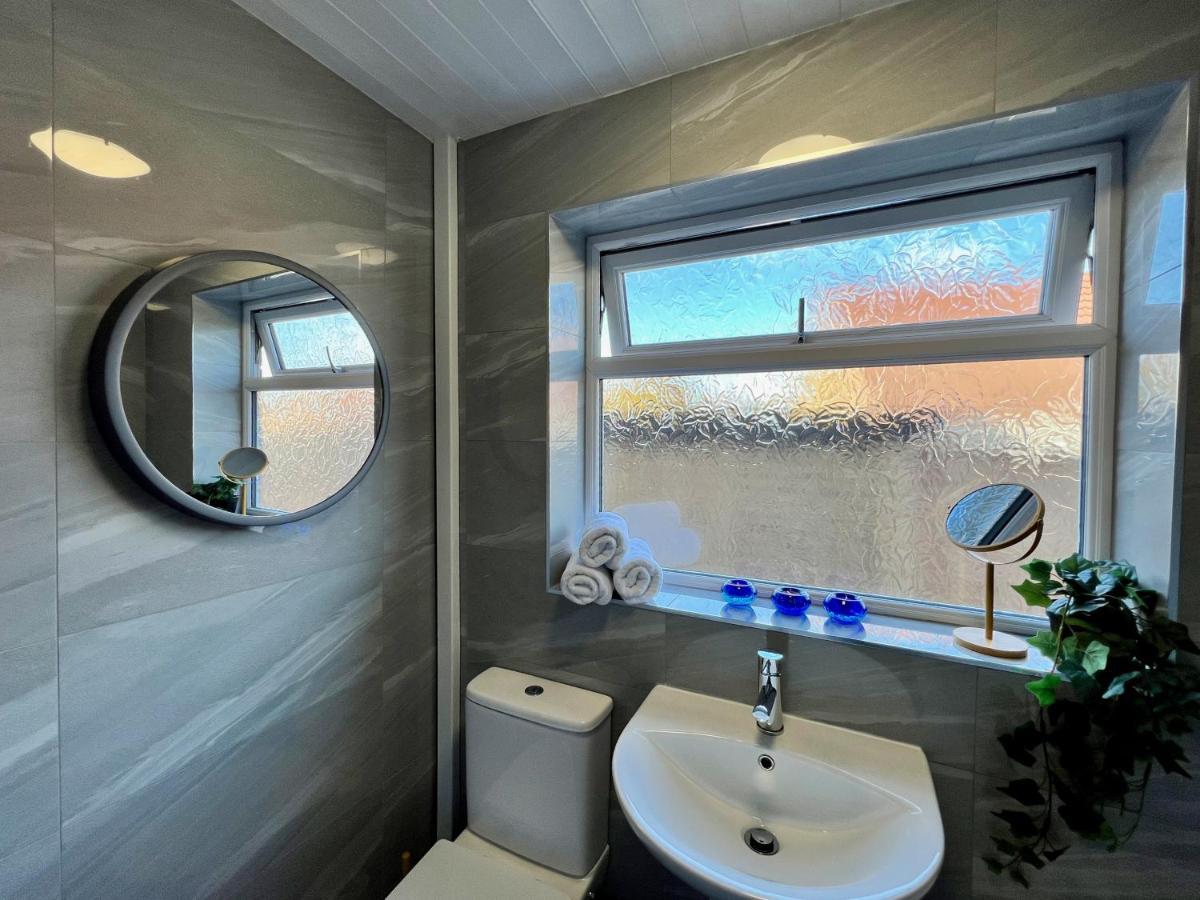 Curzon House One - Great For Contractors Or Family Holidays Клиторпс Экстерьер фото