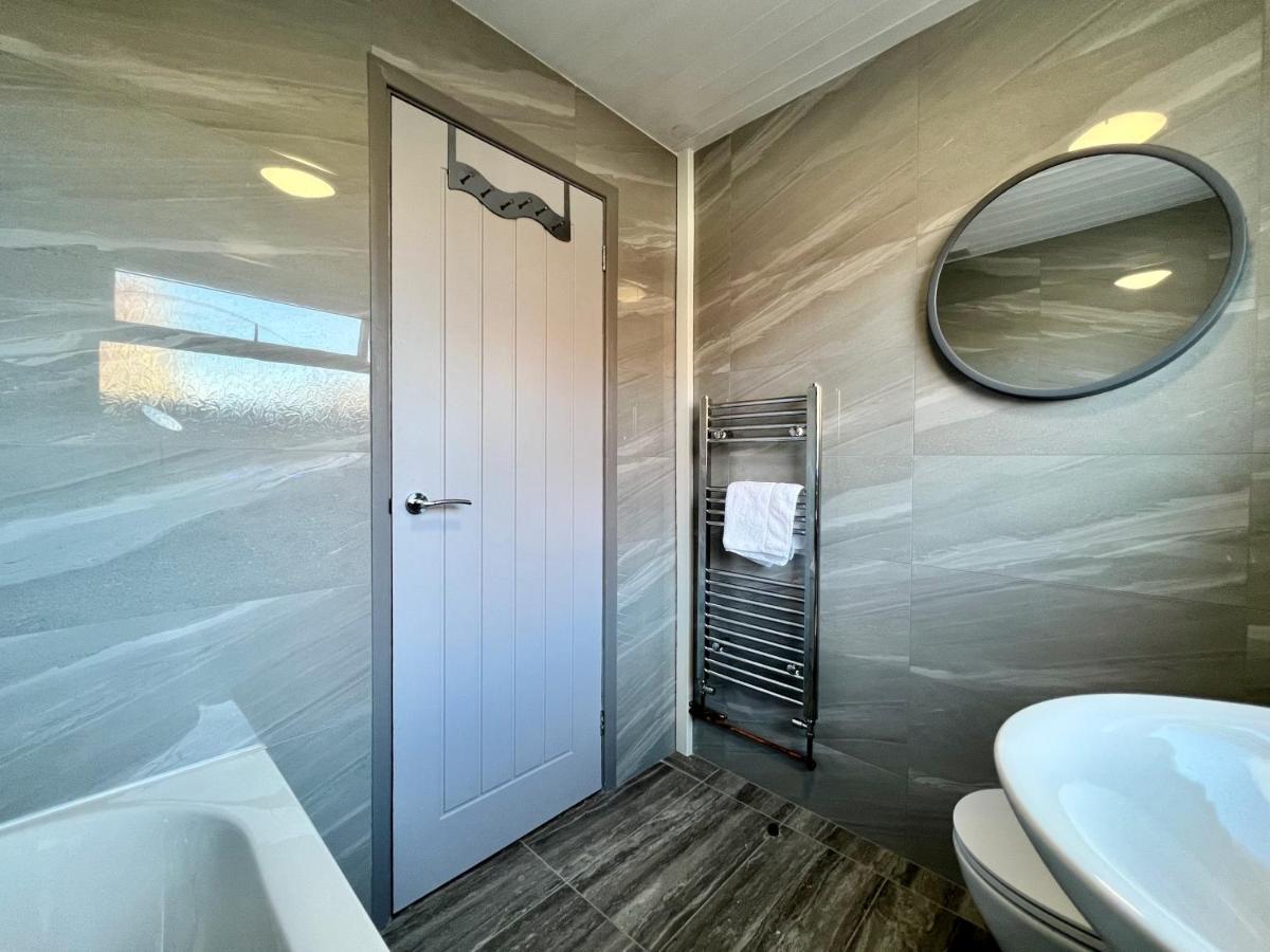 Curzon House One - Great For Contractors Or Family Holidays Клиторпс Экстерьер фото